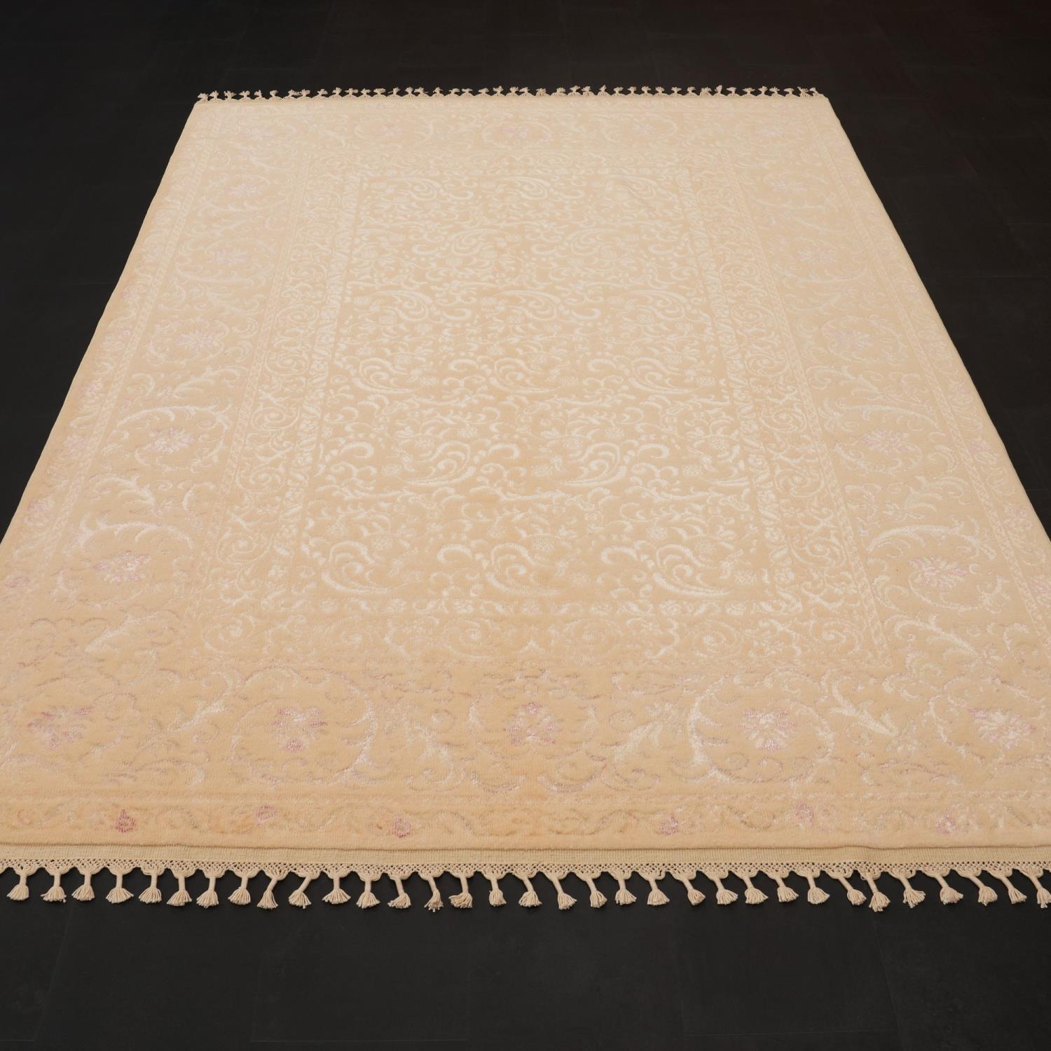 Emirgân Serisi El Dokuma Halı Uşak Desenli Yün Krem Halı