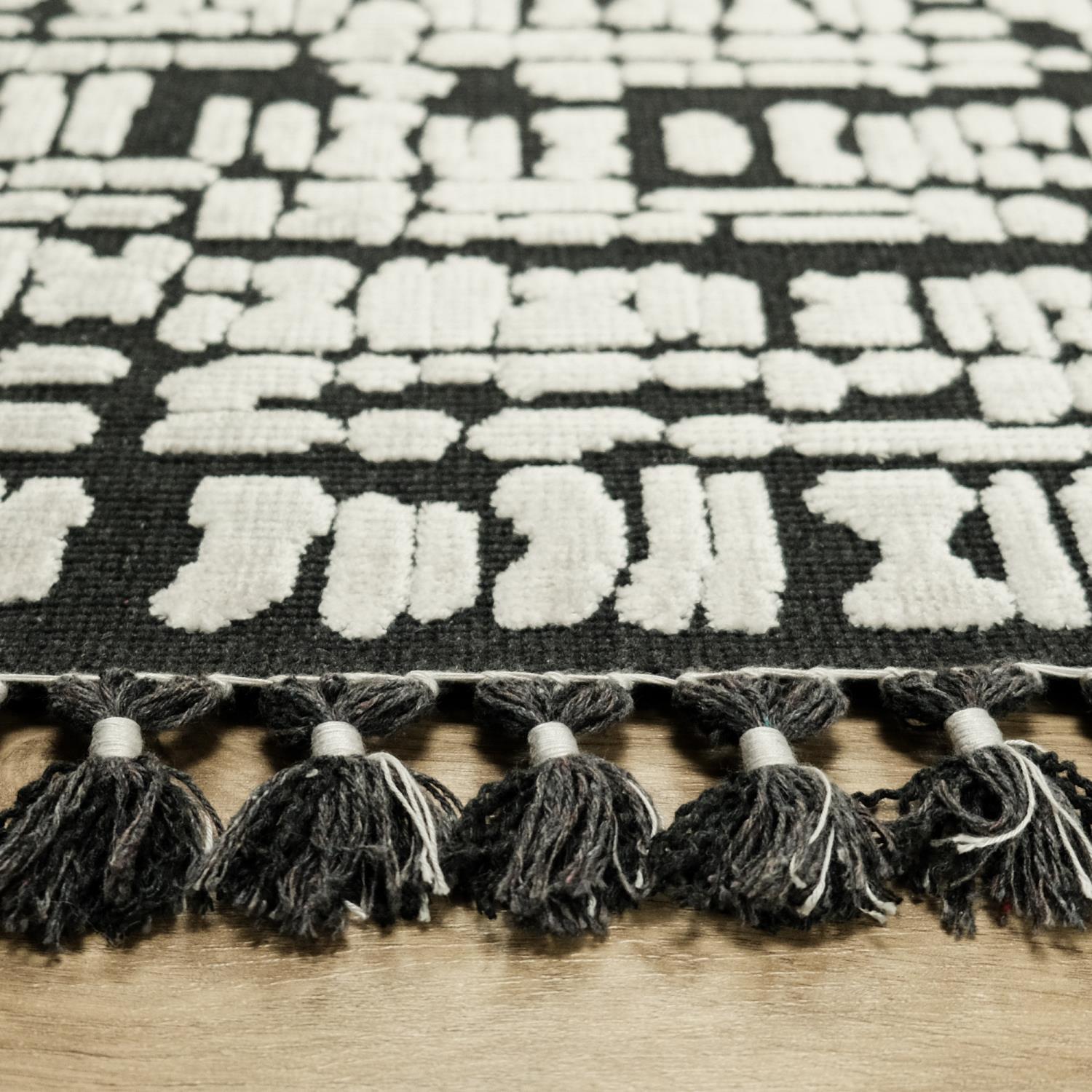 Geometrik Desenli Makine Dokuma Halı