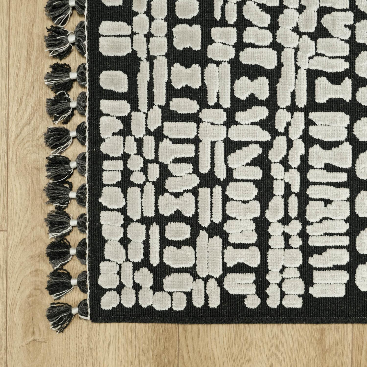 Geometrik Desenli Makine Dokuma Halı