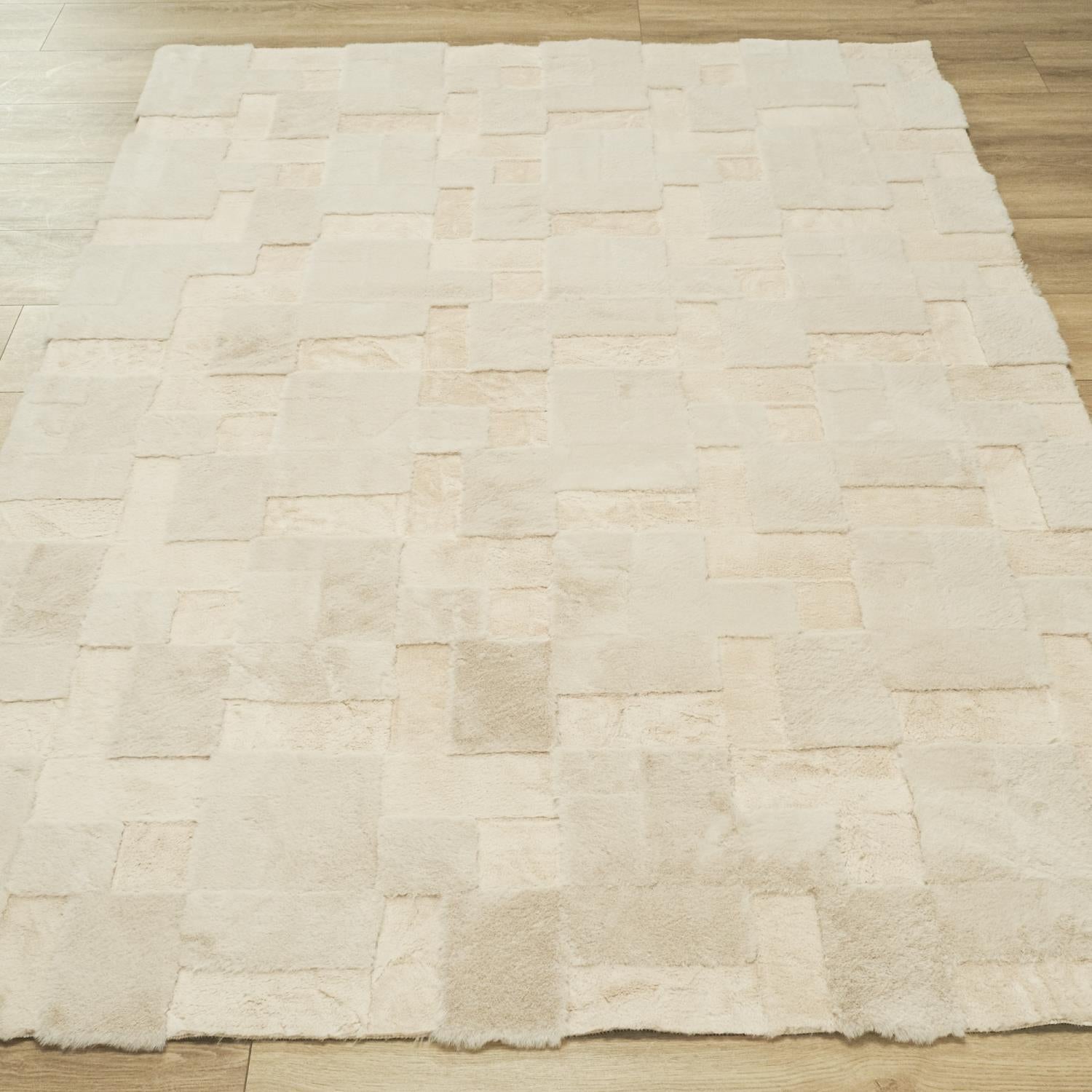 Geometrik Desenli Post Halı