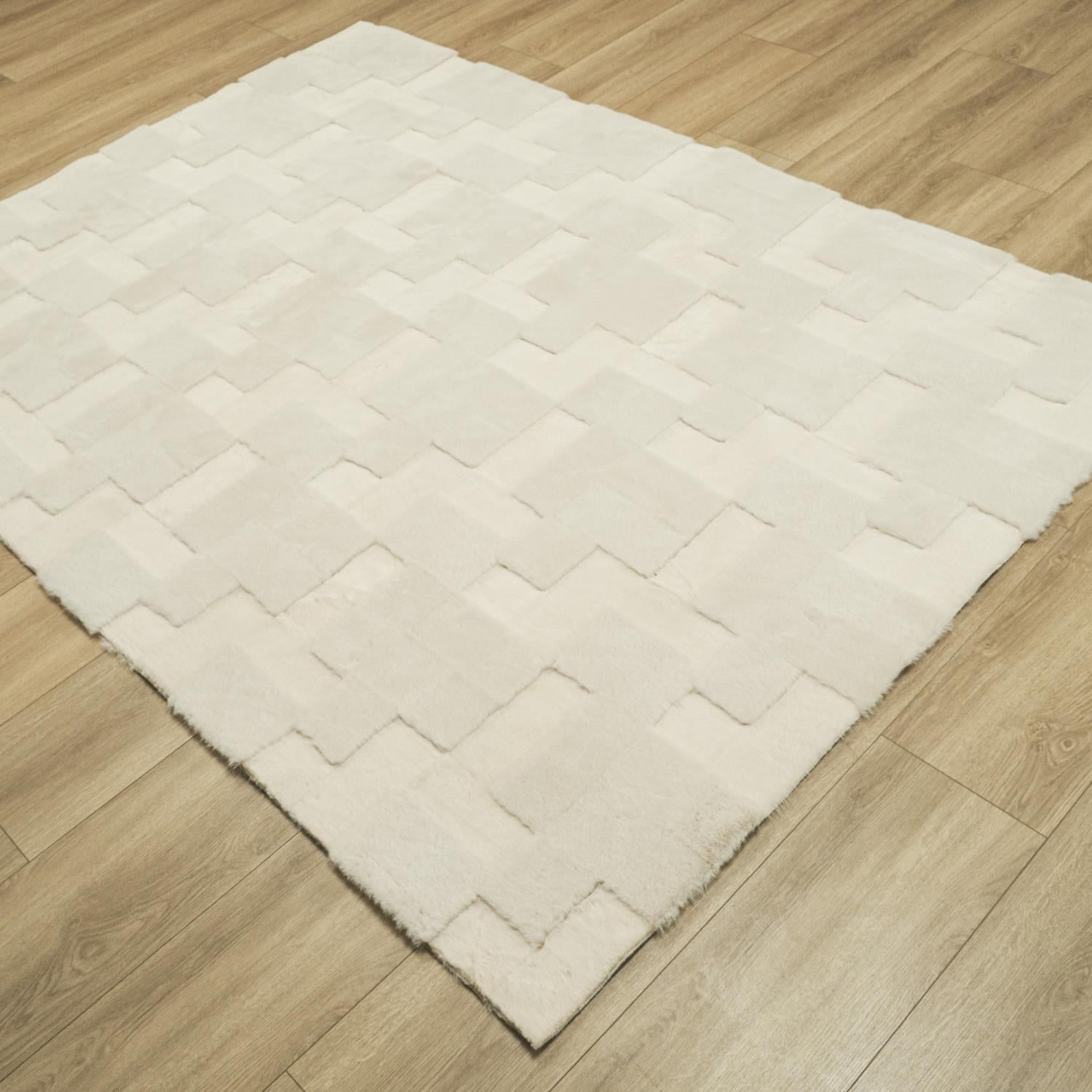 Geometrik Desenli Post Halı