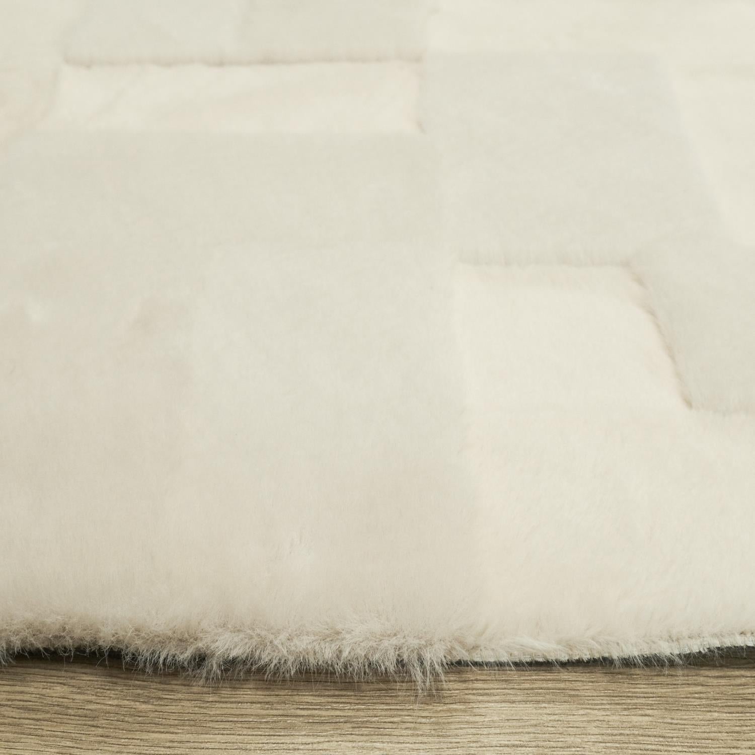 Geometrik Desenli Post Halı