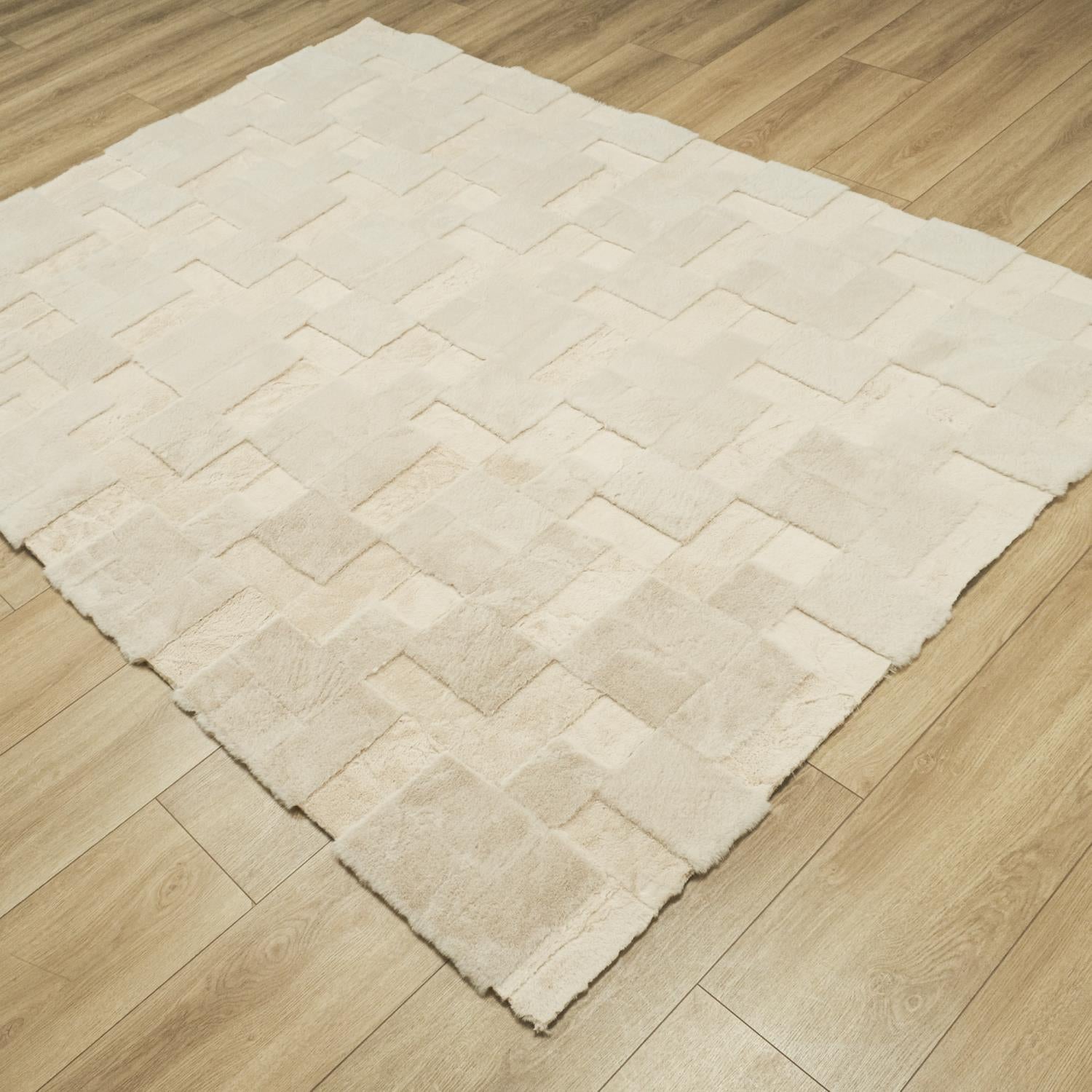Geometrik Desenli Post Halı