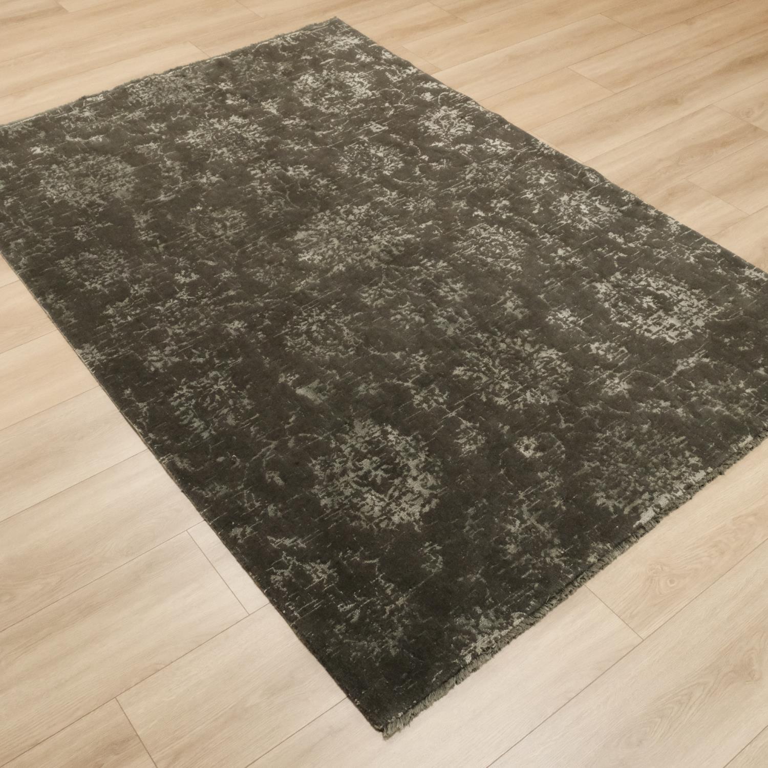 Heritage Serisi Vintage Desenli Oturma Odası Halısı