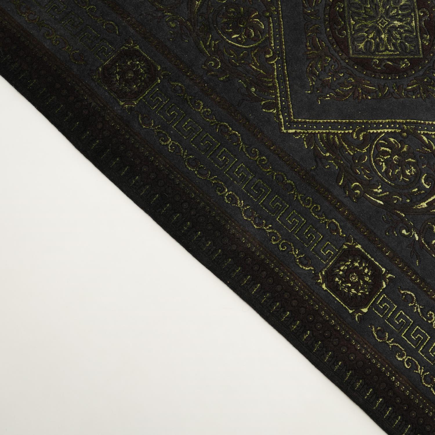Versace Serisi El Dokuma Versace Desenli Siyah İpekli Halı