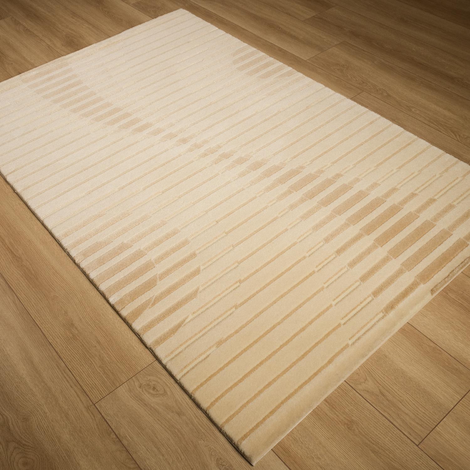 Çizgi Desenli Makine Dokuma Halı