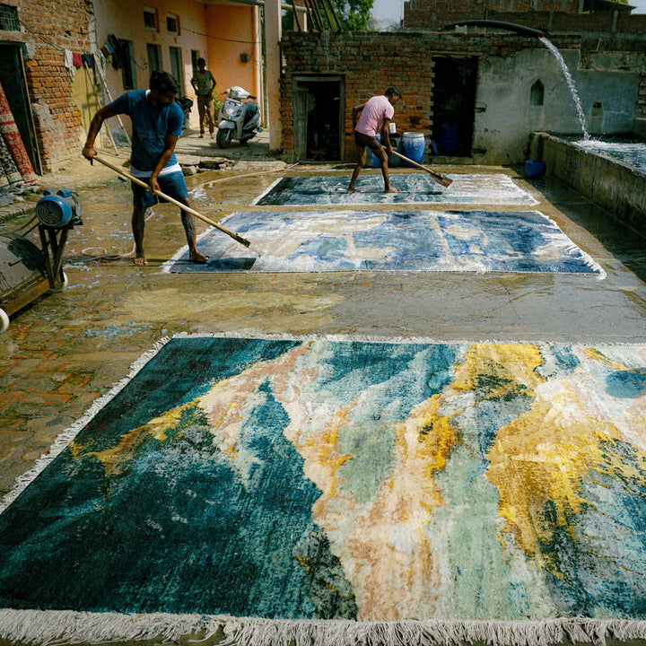 What Is a Rug Wiped With? How Is It Wiped? Tips for Cleaning a Rug at Home