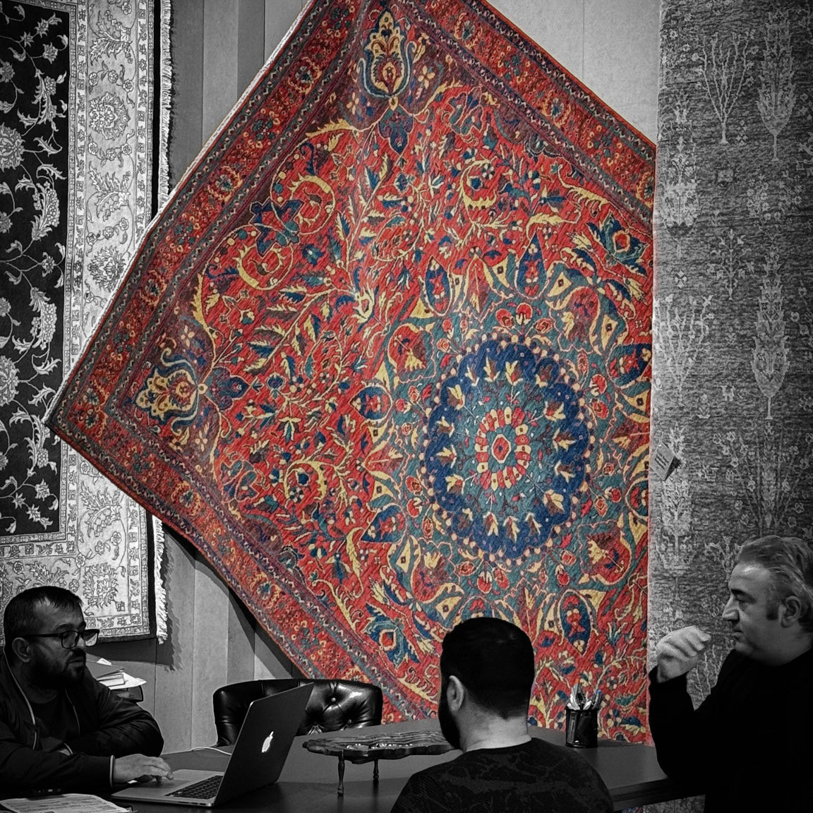 Kadim Serisi Çiçek Desenli Terra Yün Tezgah Dokuma Halı