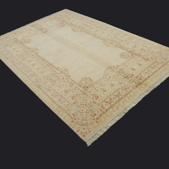 Ahteran Serisi El Dokuma Çiçek Desenli Krem Halı, 182x267 cm — Halıcızade
