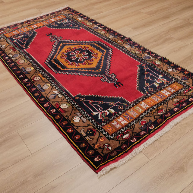 Anadolu Desenli Kırmızı Yün Köy Dokuma Niğde Halısı, 121x222 cm — Halıcızade
