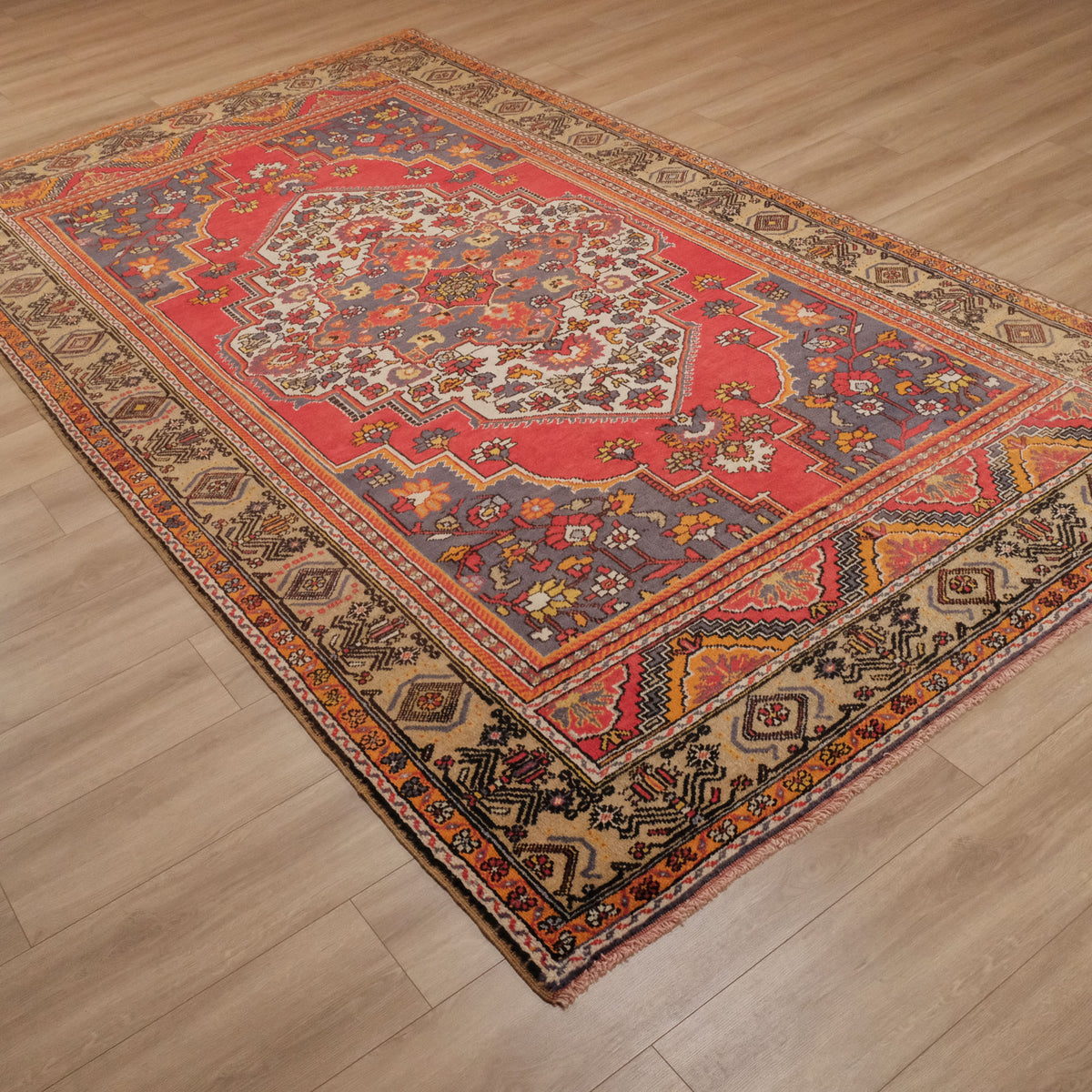 Anadolu Desenli Rengarenk Yün 50 Yaş Köy Dokuma Sandık Eskisi Taşpınar Halı, 206x363 cm — Halıcızade