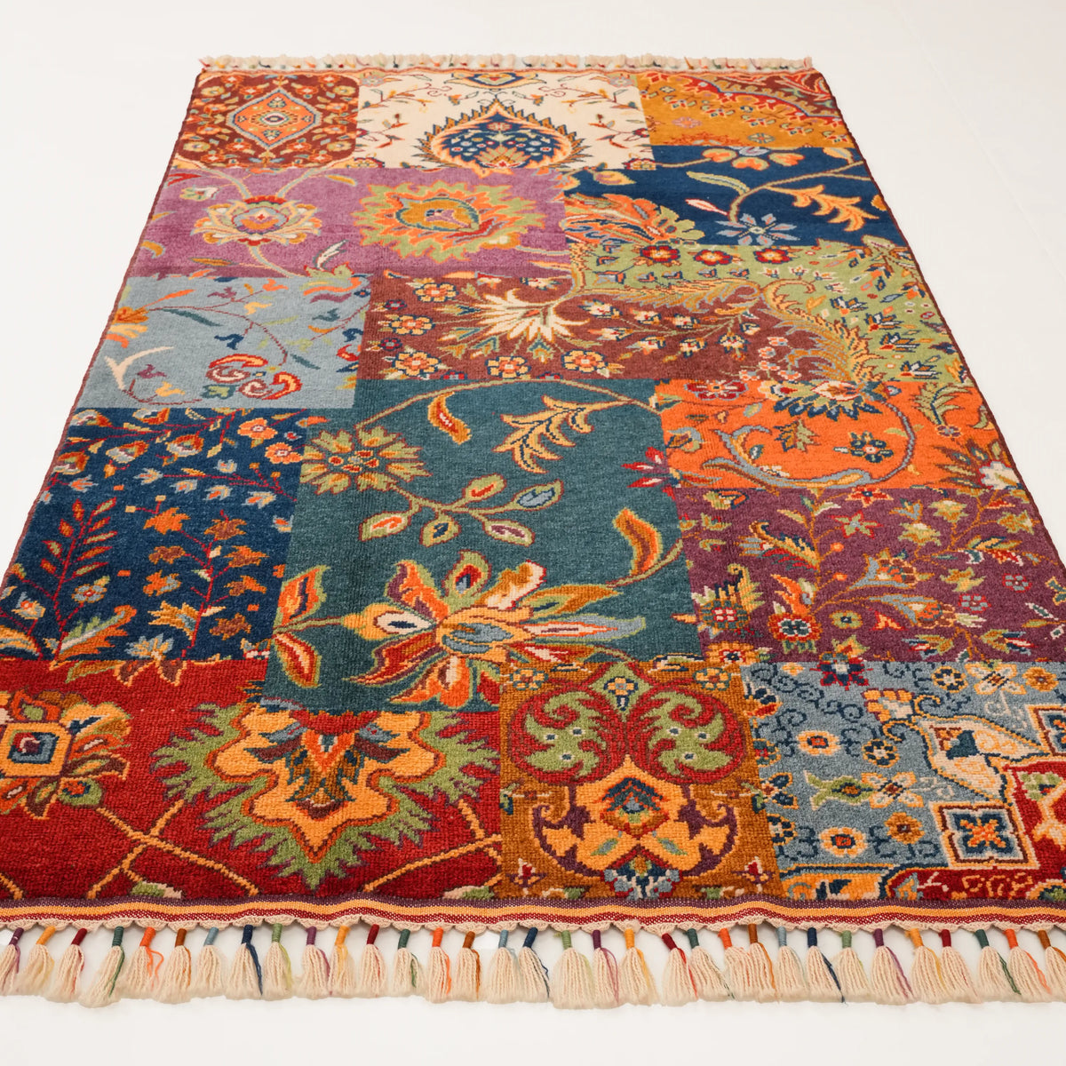 Anadolu Şal Serisi El Dokuma Patchwork Desenli Rengarenk Yün Halı — 123x209 cm