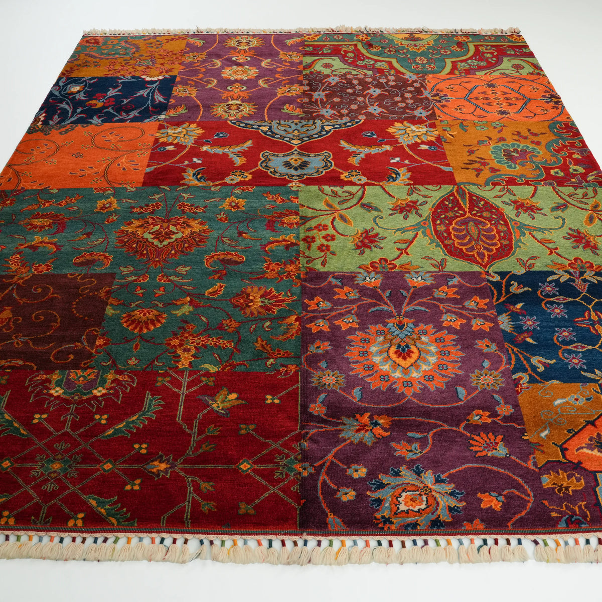 Anadolu Şal Serisi El Dokuma Patchwork Desenli Yün Rengarenk Halı — 242x295 cm