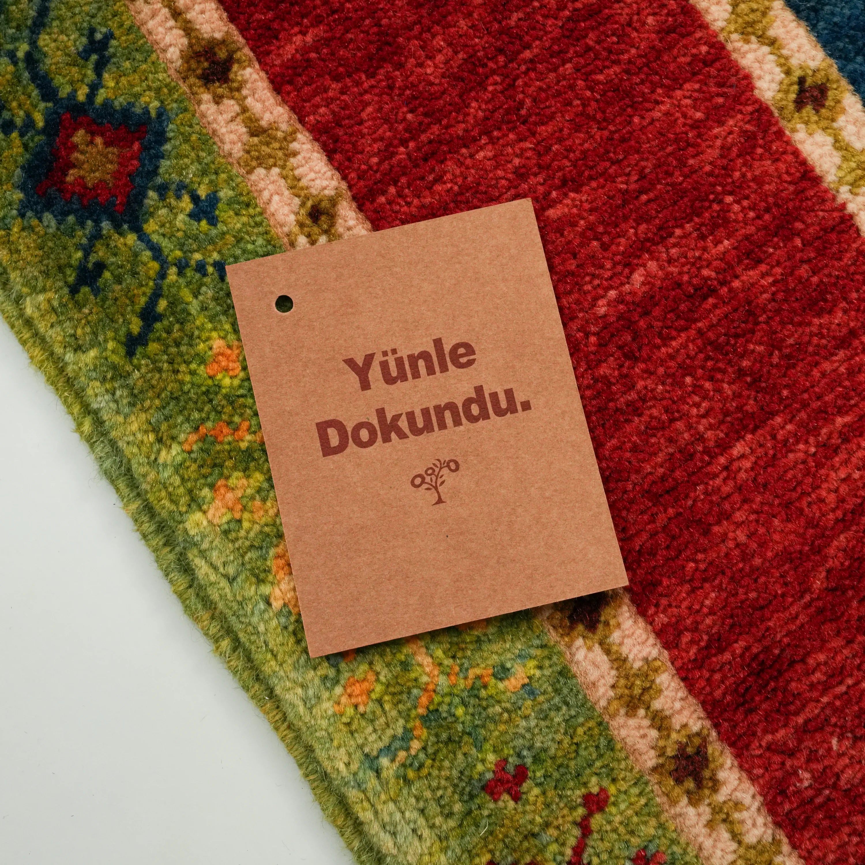 Anadolu Şal Serisi El Dokuma Rengarenk Sivas Zara Desenli Yün Halı