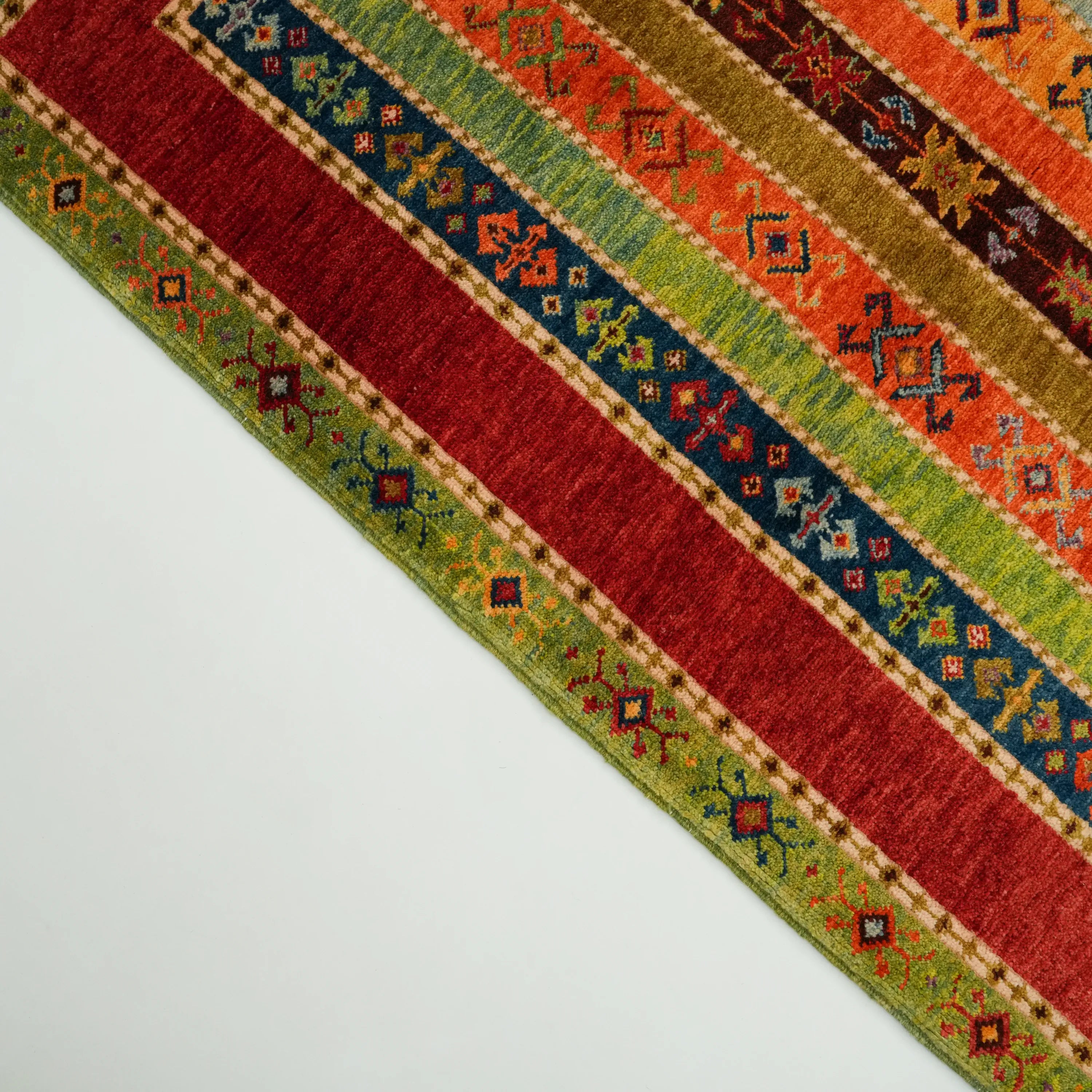 Anadolu Şal Serisi El Dokuma Rengarenk Sivas Zara Desenli Yün Halı