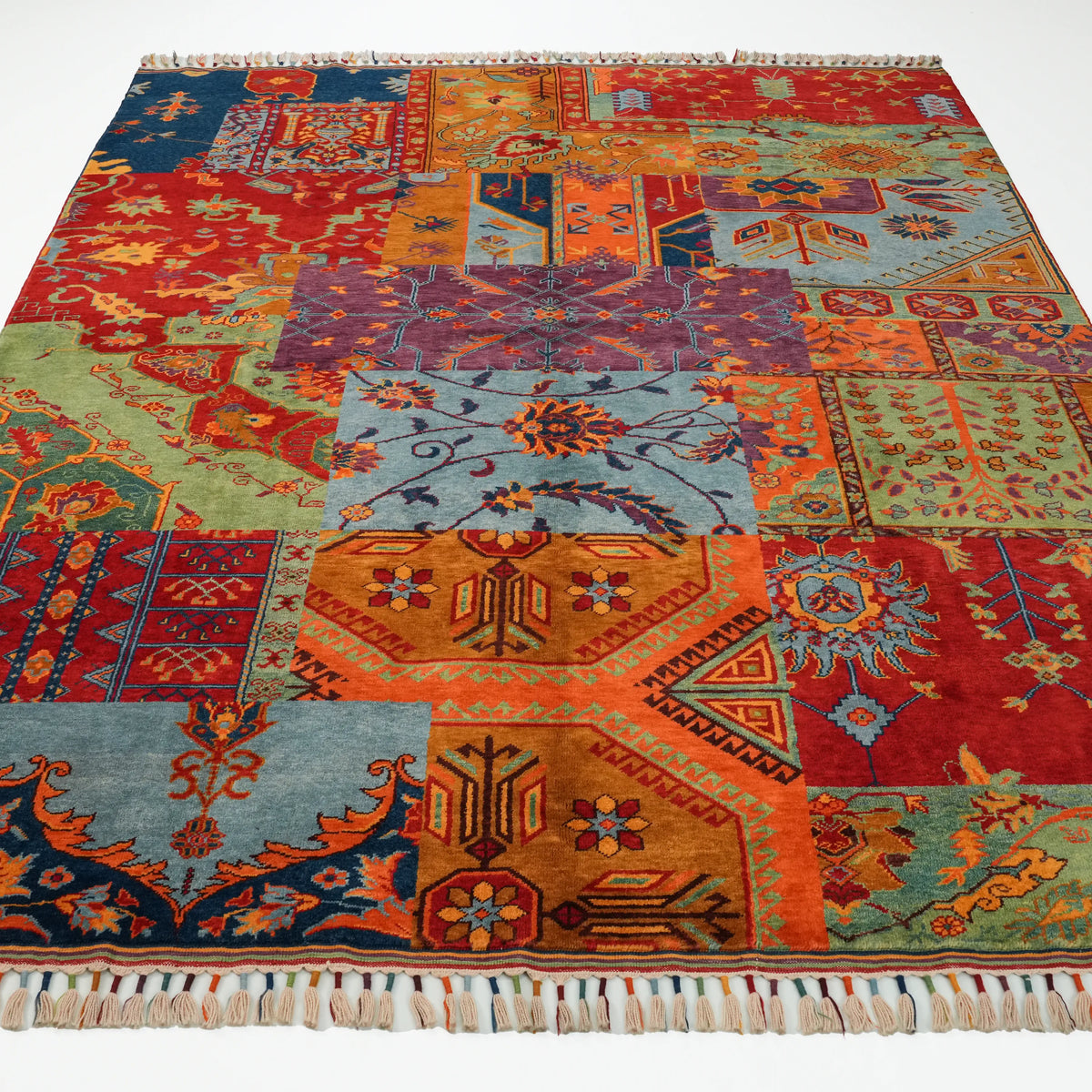 Anadolu Şal Serisi El Dokuma Yün Patchwork Desenli Halı — 240x301 cm