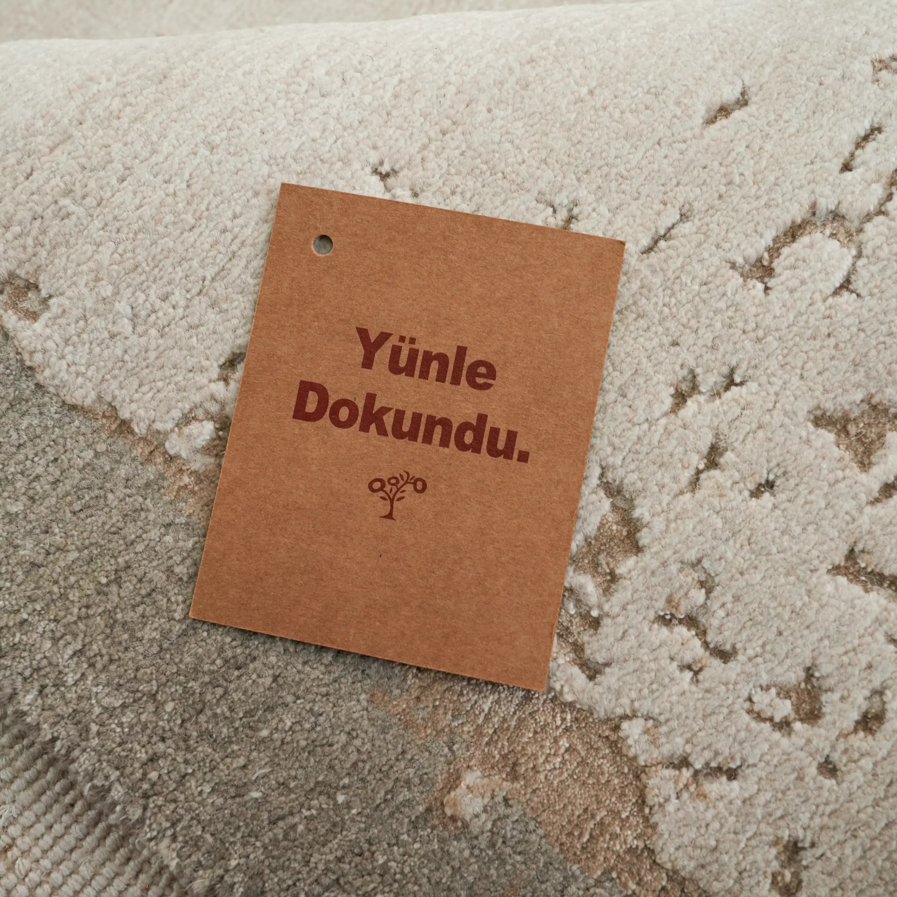 Aren Series Handwoven Plain Pattern Wool Gray Rug