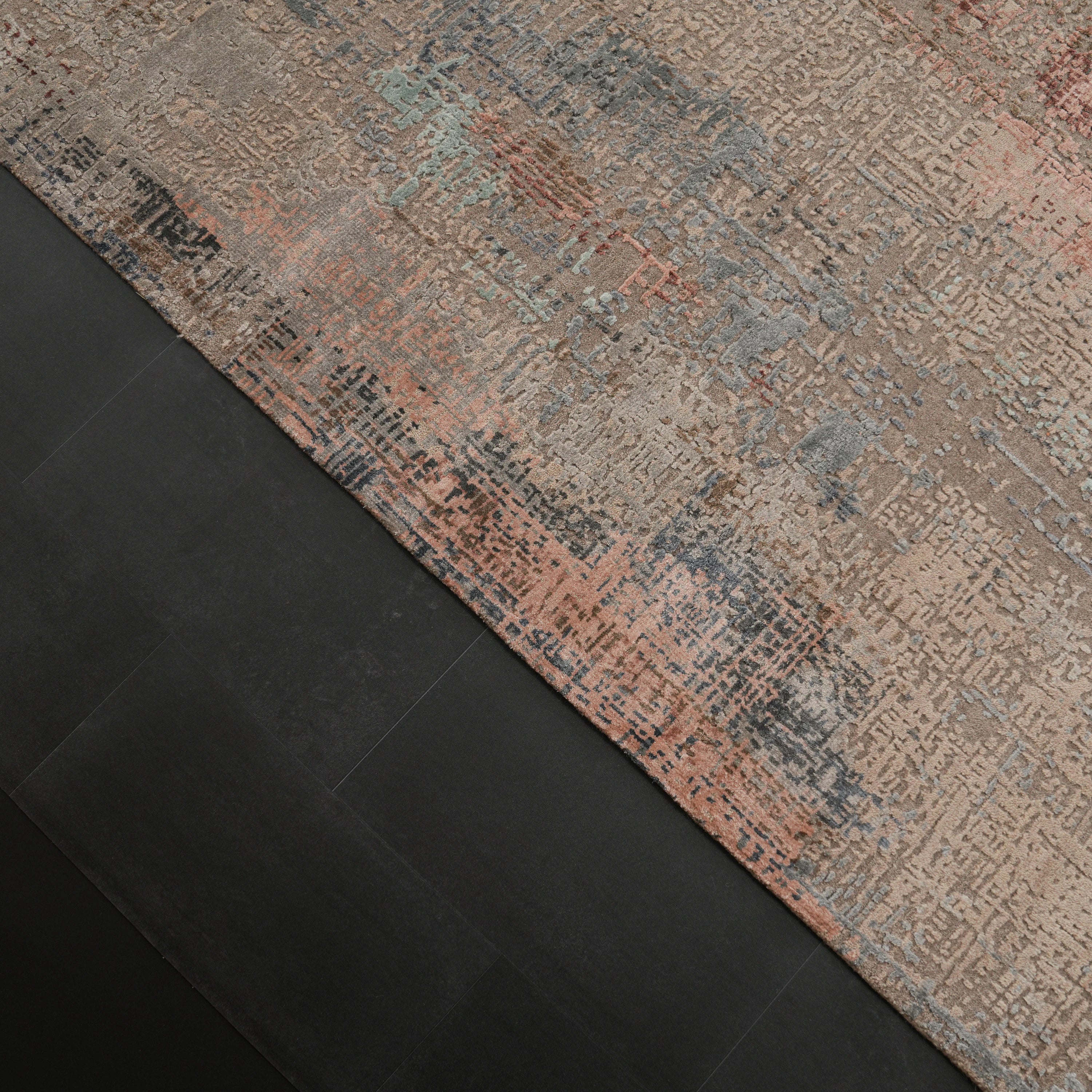 Aren Serisi El Dokuma Soyut Desenli Gri Yün Halı