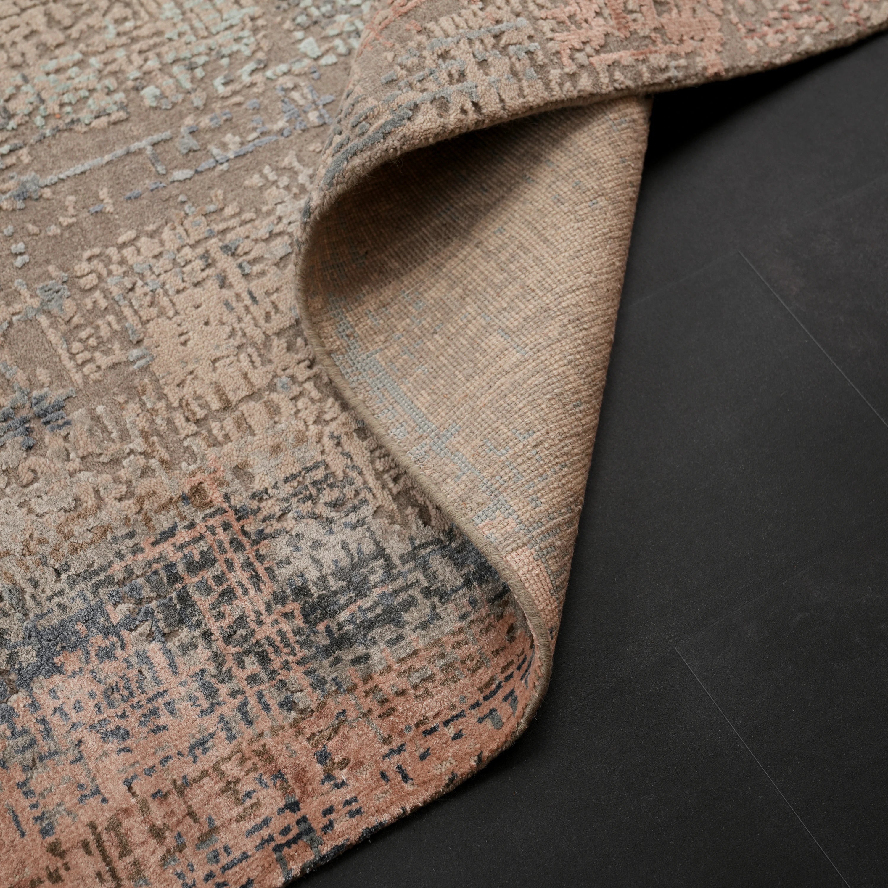 Aren Serisi El Dokuma Soyut Desenli Gri Yün Halı