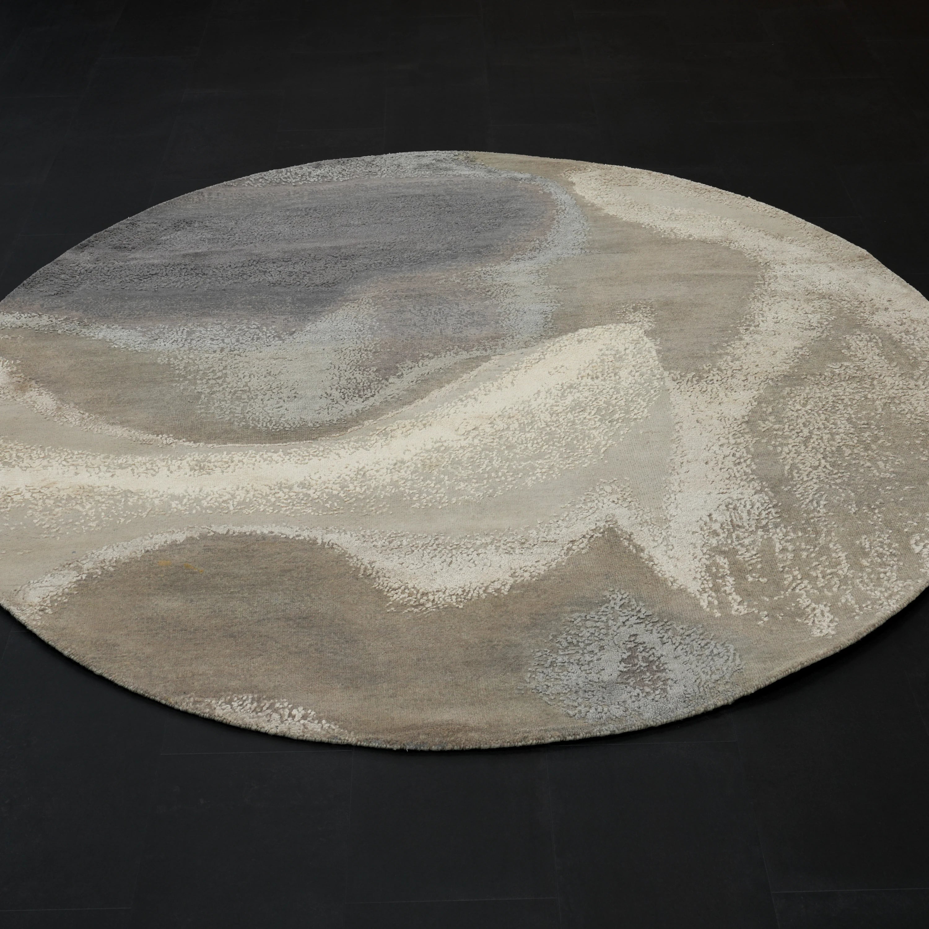 Aren Serisi El Dokuma Soyut Desenli İpekli Yün Gri Yuvarlak Halı