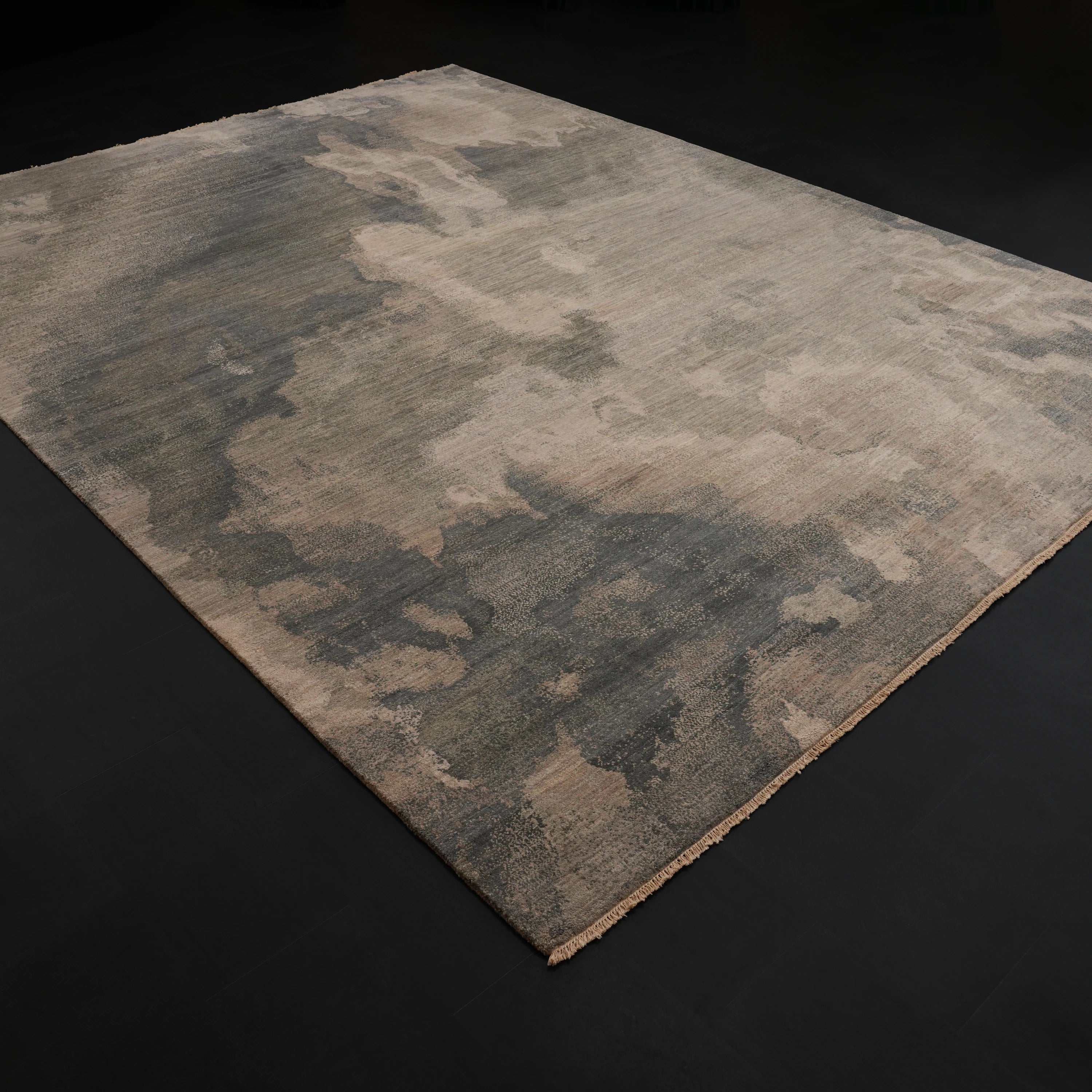 Aren Serisi El Dokuma Soyut Desenli Yün Gri Halı