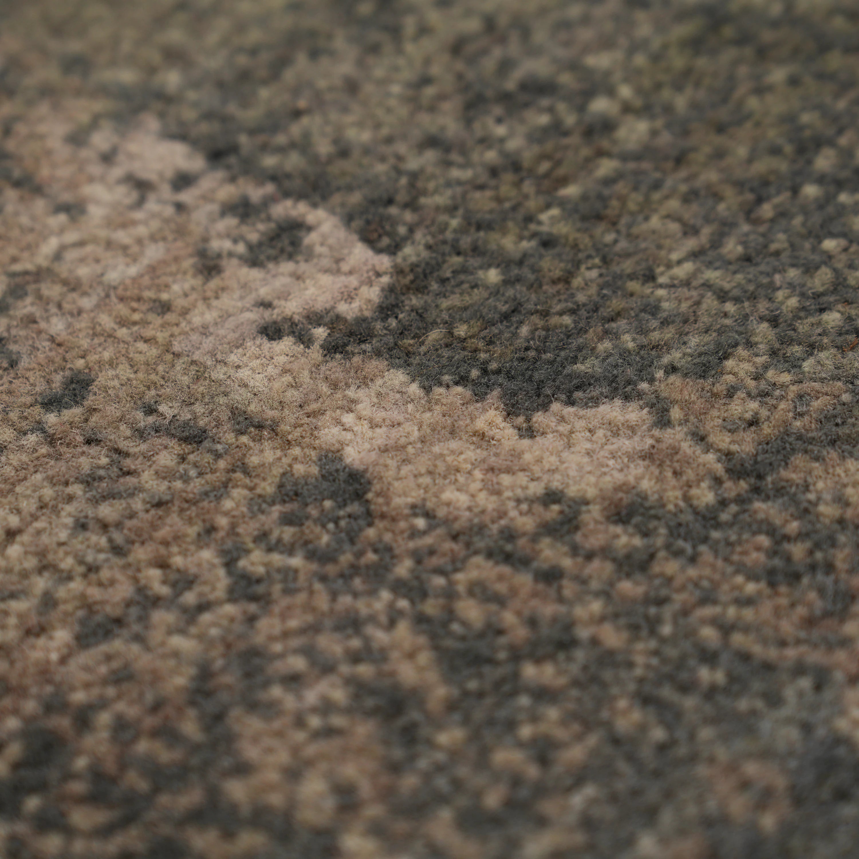 Aren Serisi El Dokuma Soyut Desenli Yün Gri Halı