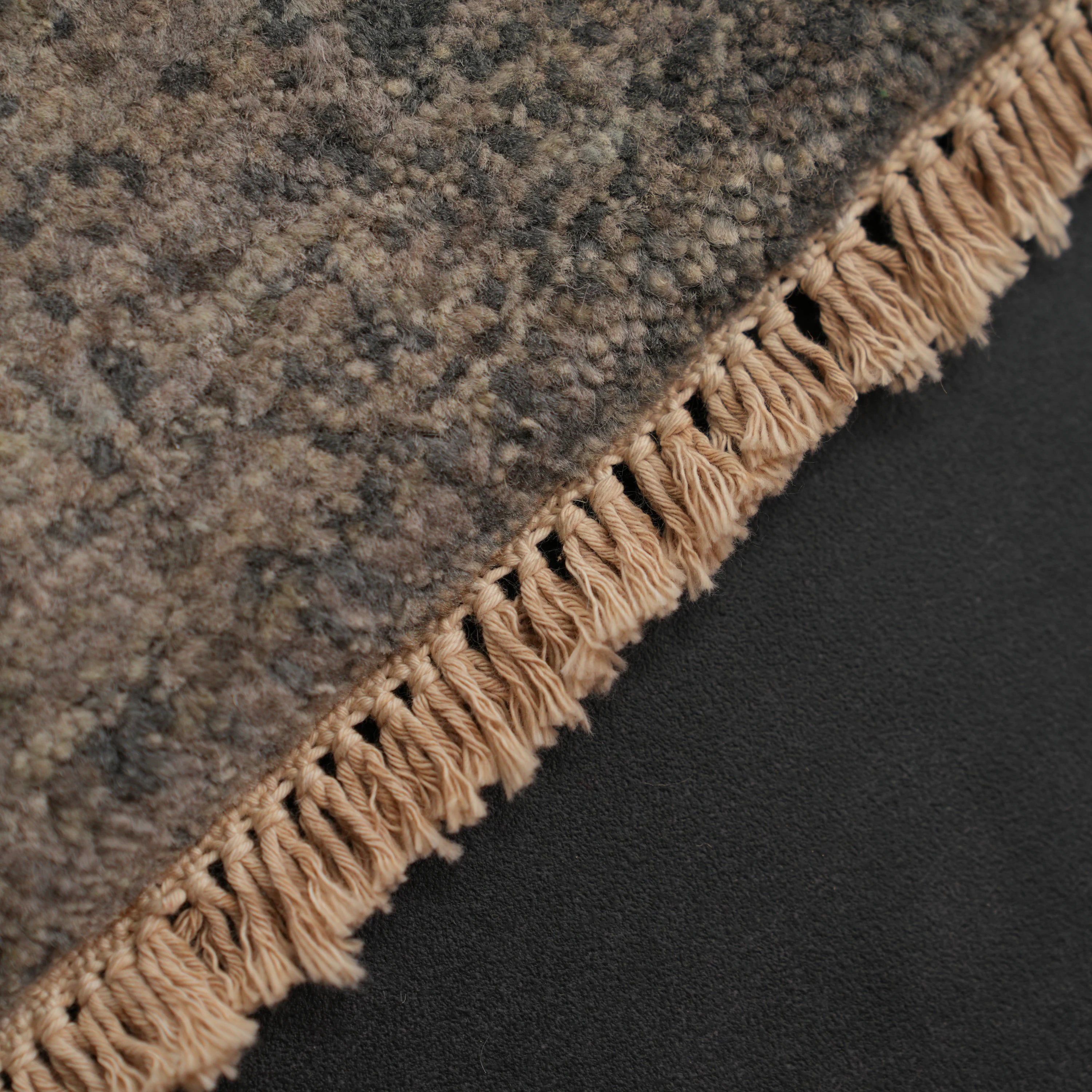 Aren Serisi El Dokuma Soyut Desenli Yün Gri Halı