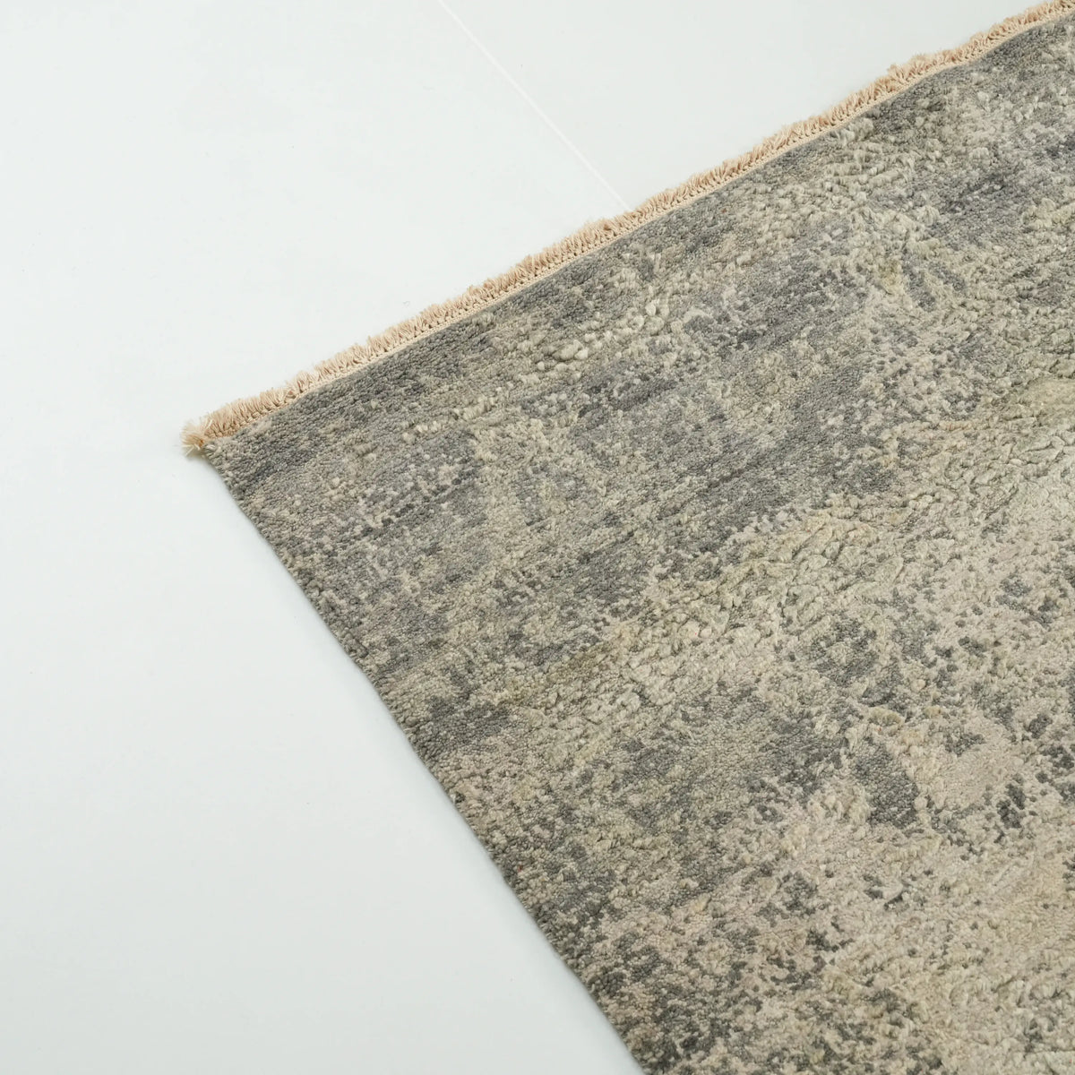 Aren Serisi El Dokuma Vintage Desenli Gri İpekli Halı — yatak odası halısı