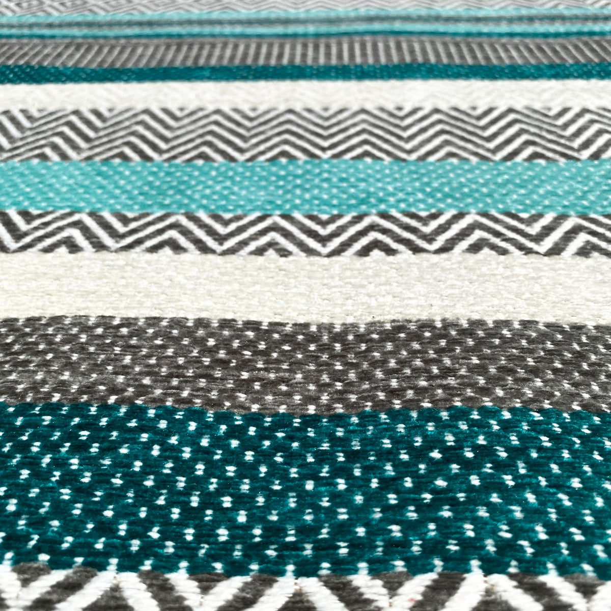 Aztec Serisi Geometrik Desenli Makine Dokuma Kilim — 80x150, 120x180, 80x300, 160x230 cm