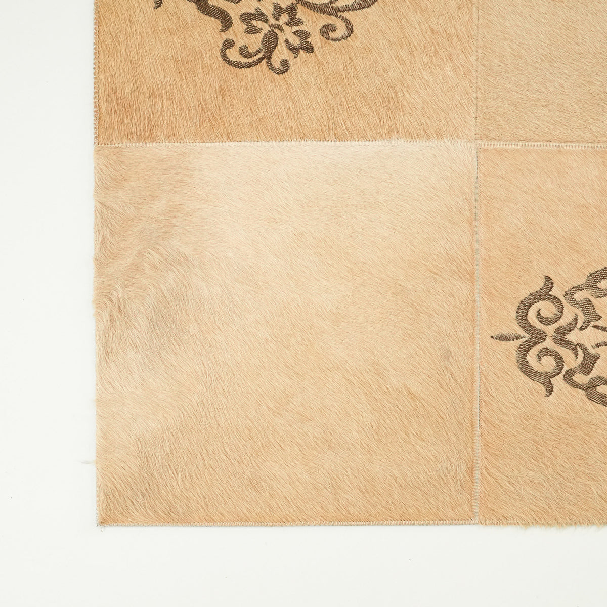 Bej Patchwork Desenli Deri Post Halı — salon halısı