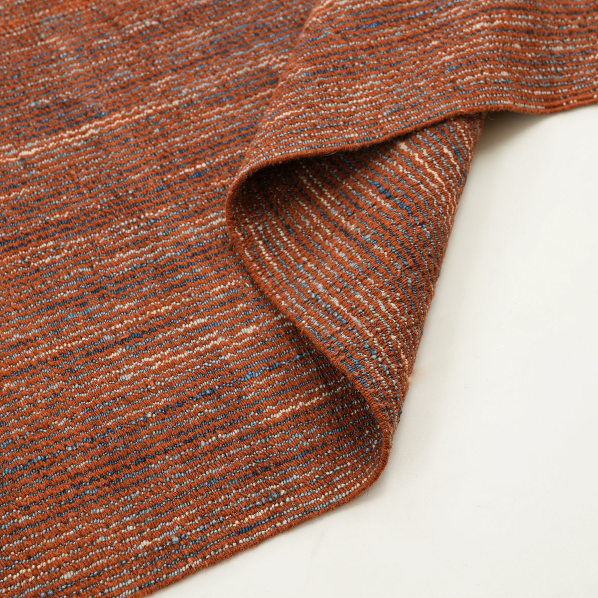 Bohem Serisi Çizgi Desenli Terra Yün Tezgah Dokuma Kilim — salon halısı