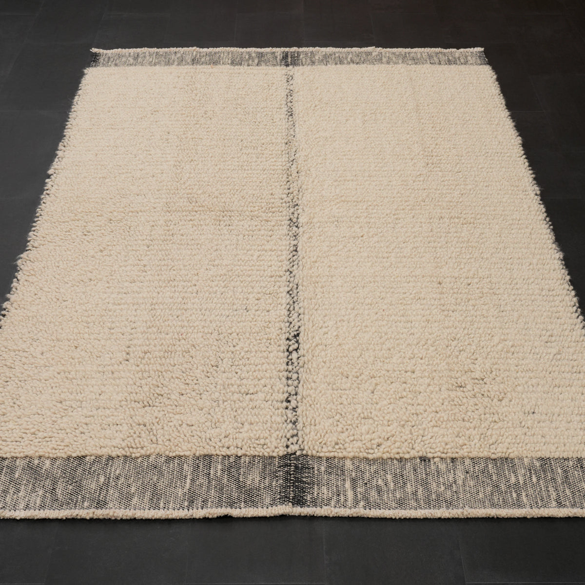 Bohem Serisi Sade Desenli Krem Yün Tezgah Dokuma Kilim — 135x200 cm