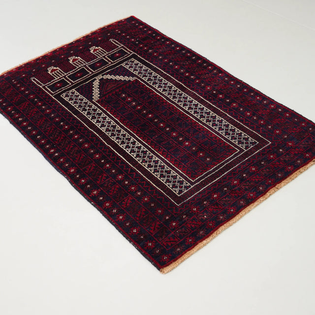 Afgan Beluç köy dokuma yün seccade halı, bordo, 91x136 cm — Halıcızade