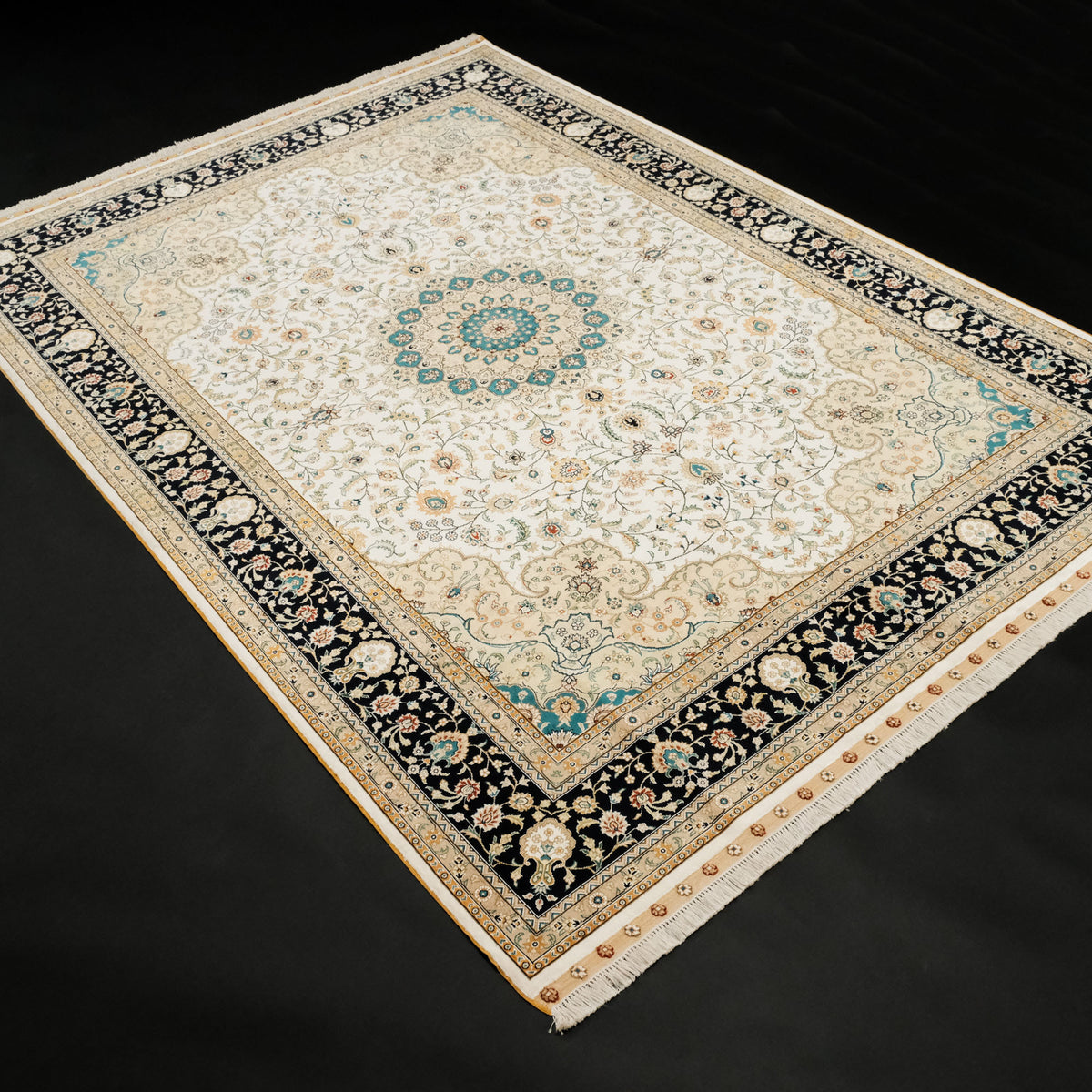 Çerçeve desenli el dokuma ipekli halı, krem, 171x243 cm — Halıcızade