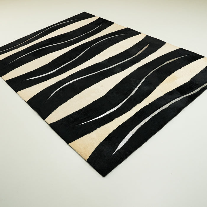 Çizgi Desenli Siyah Kuzu Postu Halı, 170x237 cm — Halıcızade