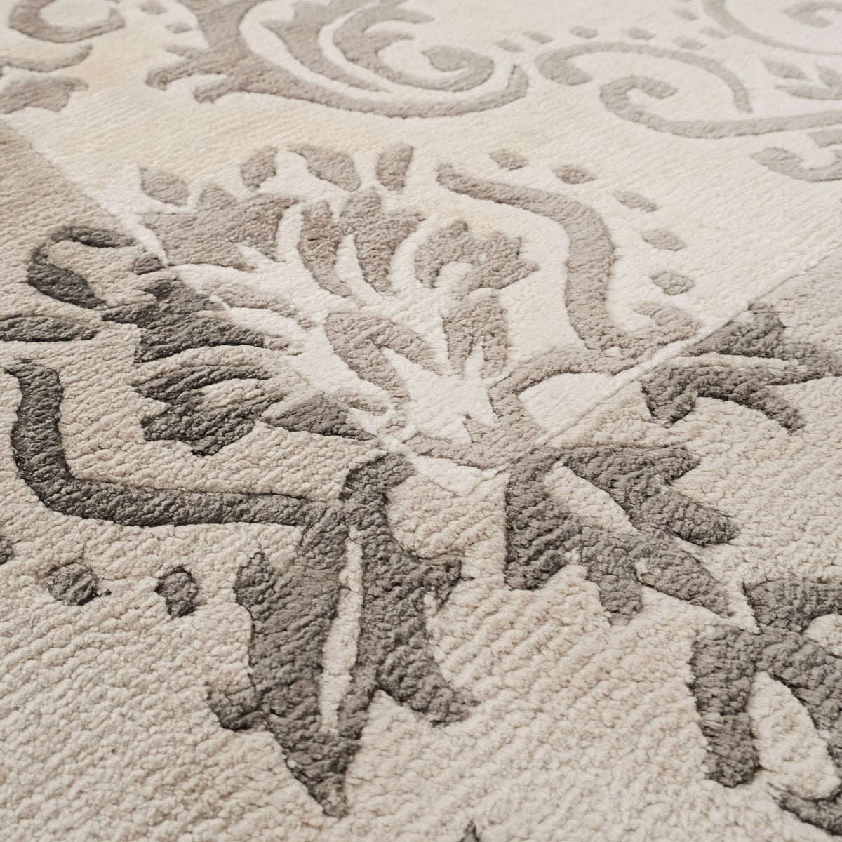 El Dokuma Damask Desenli Beyaz Bambu Halı