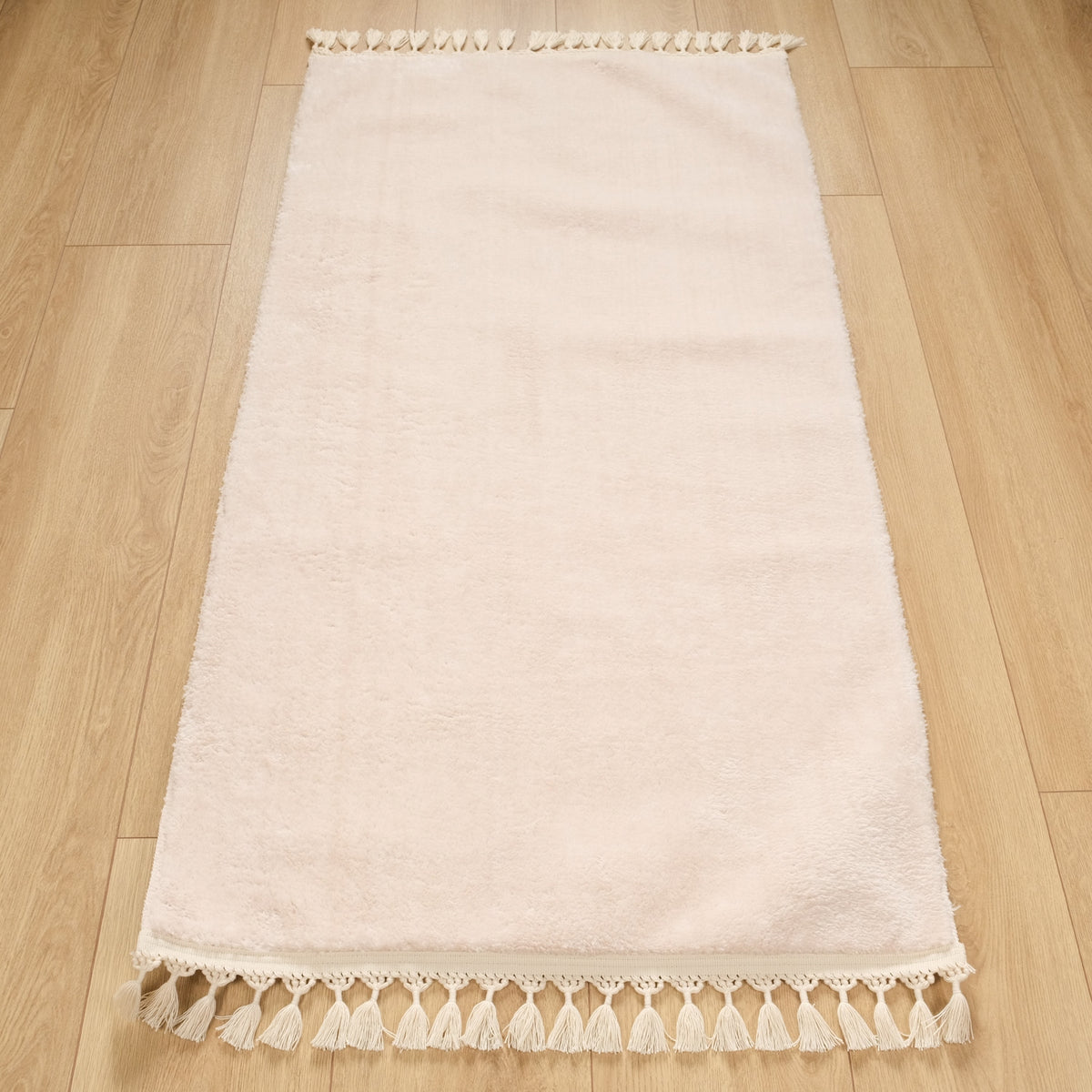Sade Desenli Makine Dokuma Halı — 80x150, 100x200 cm