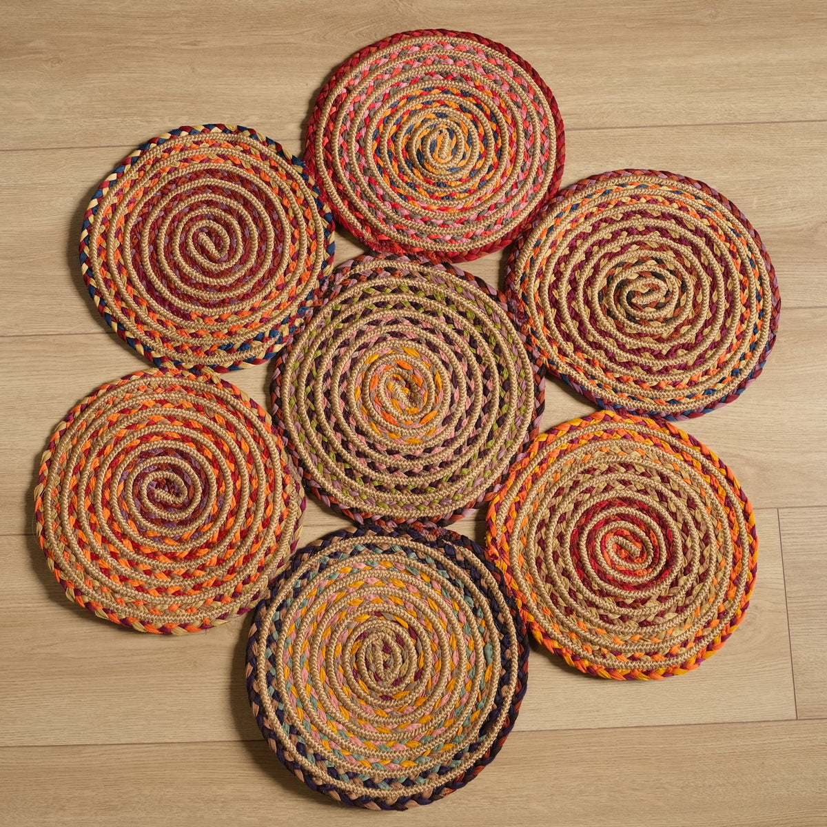 Patna Serisi Geometrik Desenli Makine Dokuma Halı — 90x90, 120x120, 150x150 cm