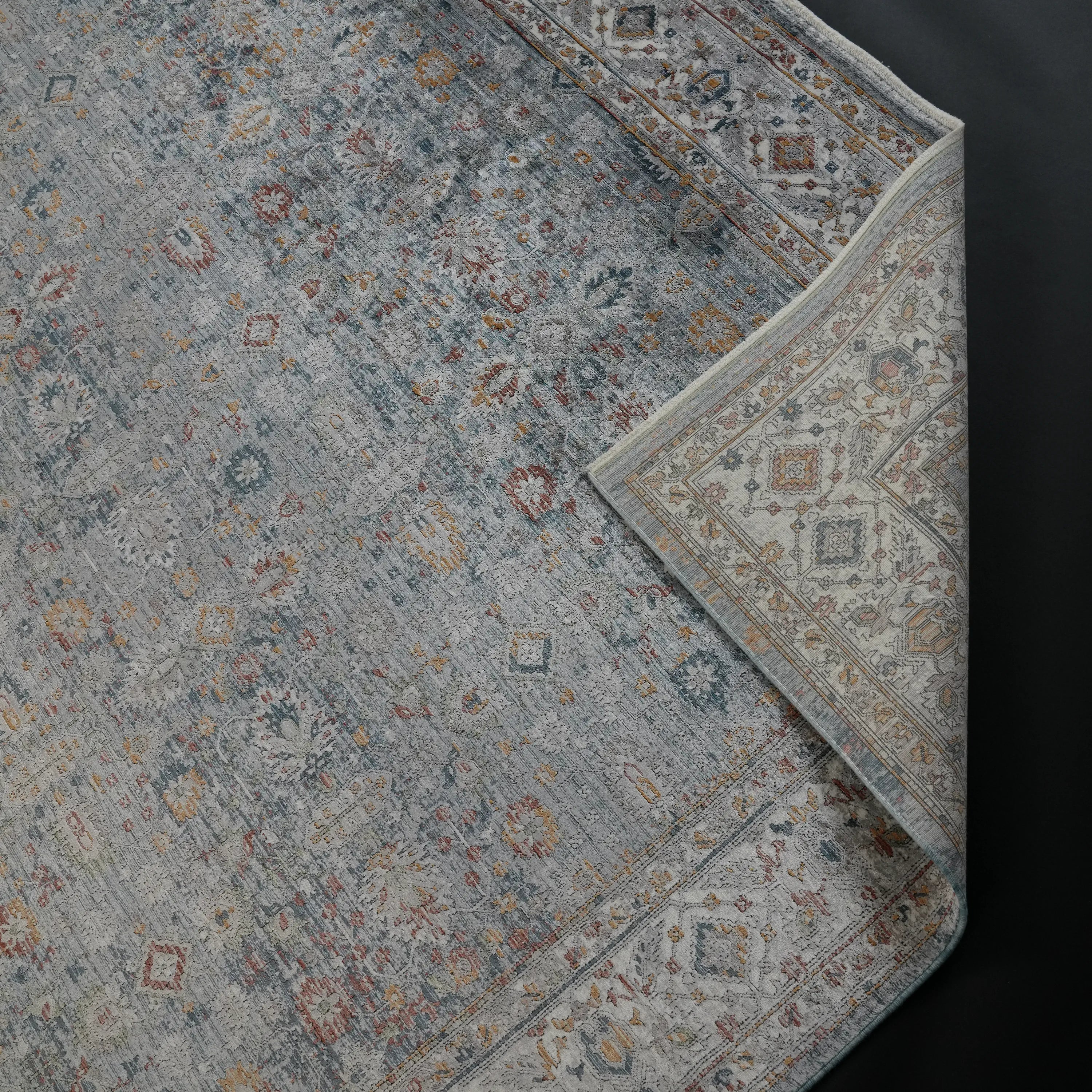 Çiçek Desenli Makine Dokuma Halı