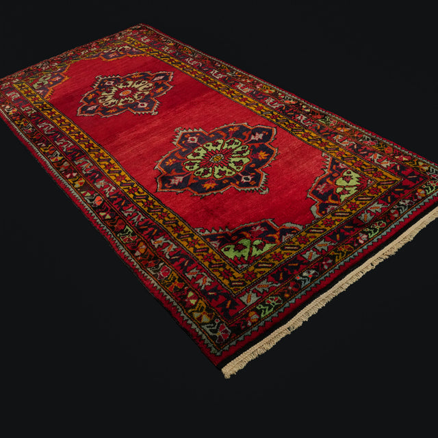 El Dokuma Anadolu Desenli Kırmızı Kök Boyalı Kirmen 65-70 Yıllık Konya Derbent Halısı, 134x242 cm — Halıcızade