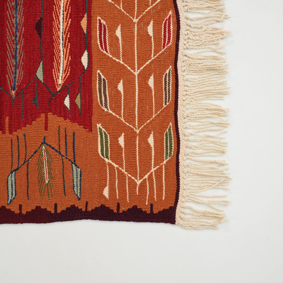 El Dokuma Anadolu Desenli Kırmızı Yün Kilim — etnik desenli