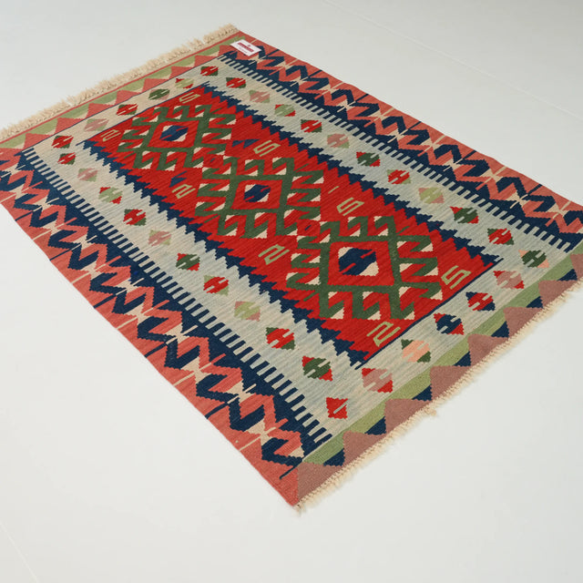 Anadolu desenli el dokuma Uşak köy kilimi, rengarenk, 117x167 cm — Halıcızade