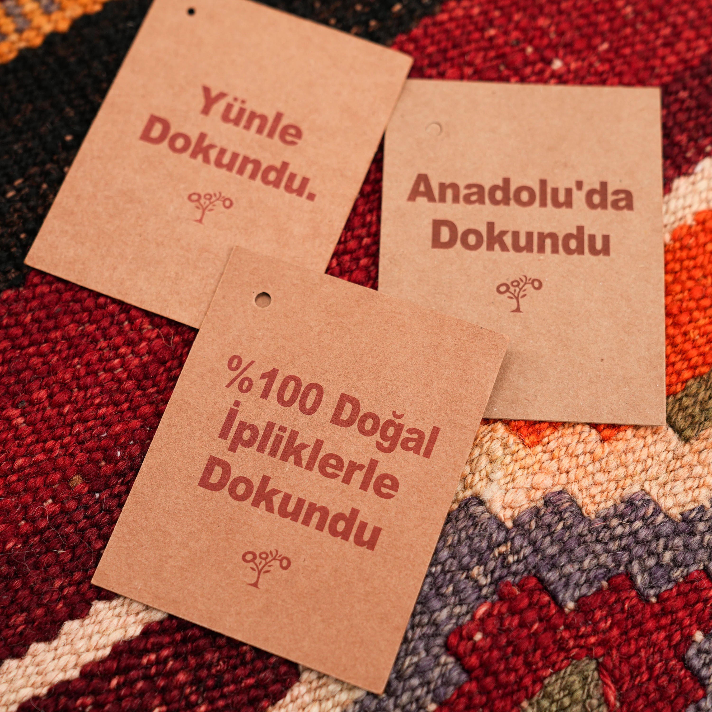 El Dokuma Anadolu Desenli Rengarenk Yün Kilim
