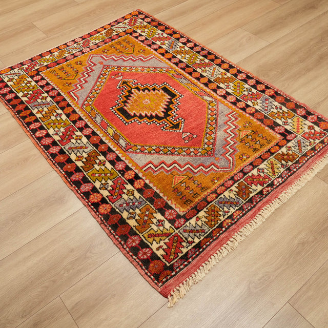 Ortaköy Sandık Eskisi 70 Yaş Kirmen El Dokuma Halı, rengarenk, 109x150 cm — Halıcızade
