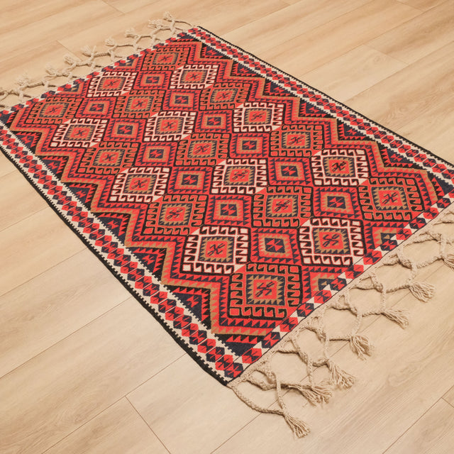 El Dokuma Anadolu Desenli Van Sandık Eskisi Kırmızı Yün Kilim, 106x144 cm — Halıcızade