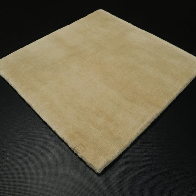 Tezgah Dokuma Bej Sade Desenli %100 Yün Halı, 45x45 cm — Halıcızade