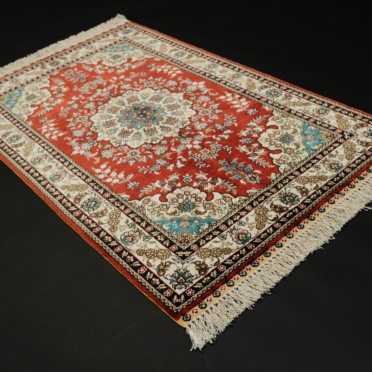 El Dokuma Çerçeve Desenli Krem İpekli Halı, 76x122 cm — Halıcızade