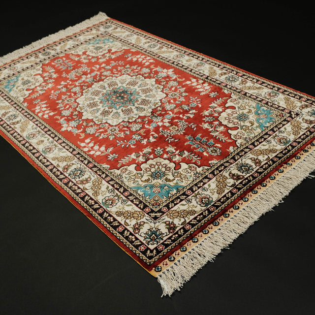 El Dokuma Çerçeve Desenli Krem İpekli Halı, 76x122 cm — Halıcızade