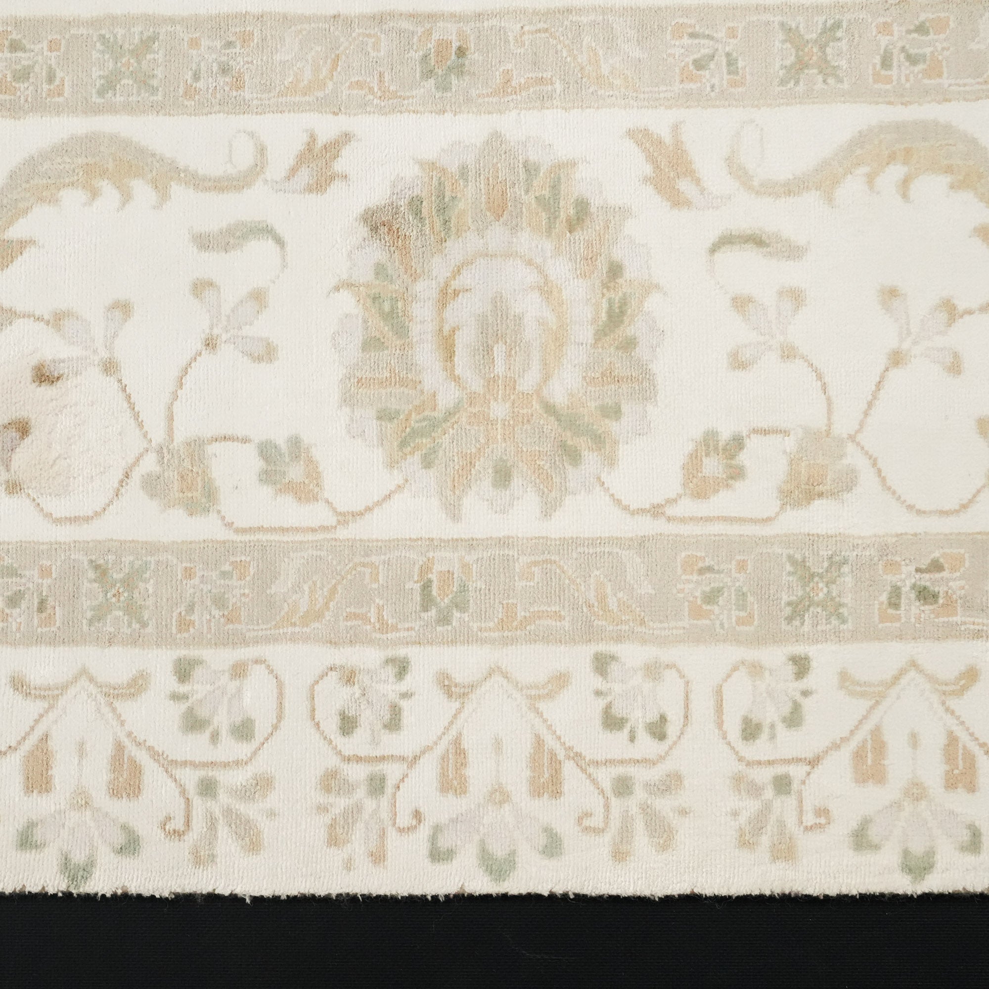 Sultanahmet Series Handwoven Floral Patterned White Rug