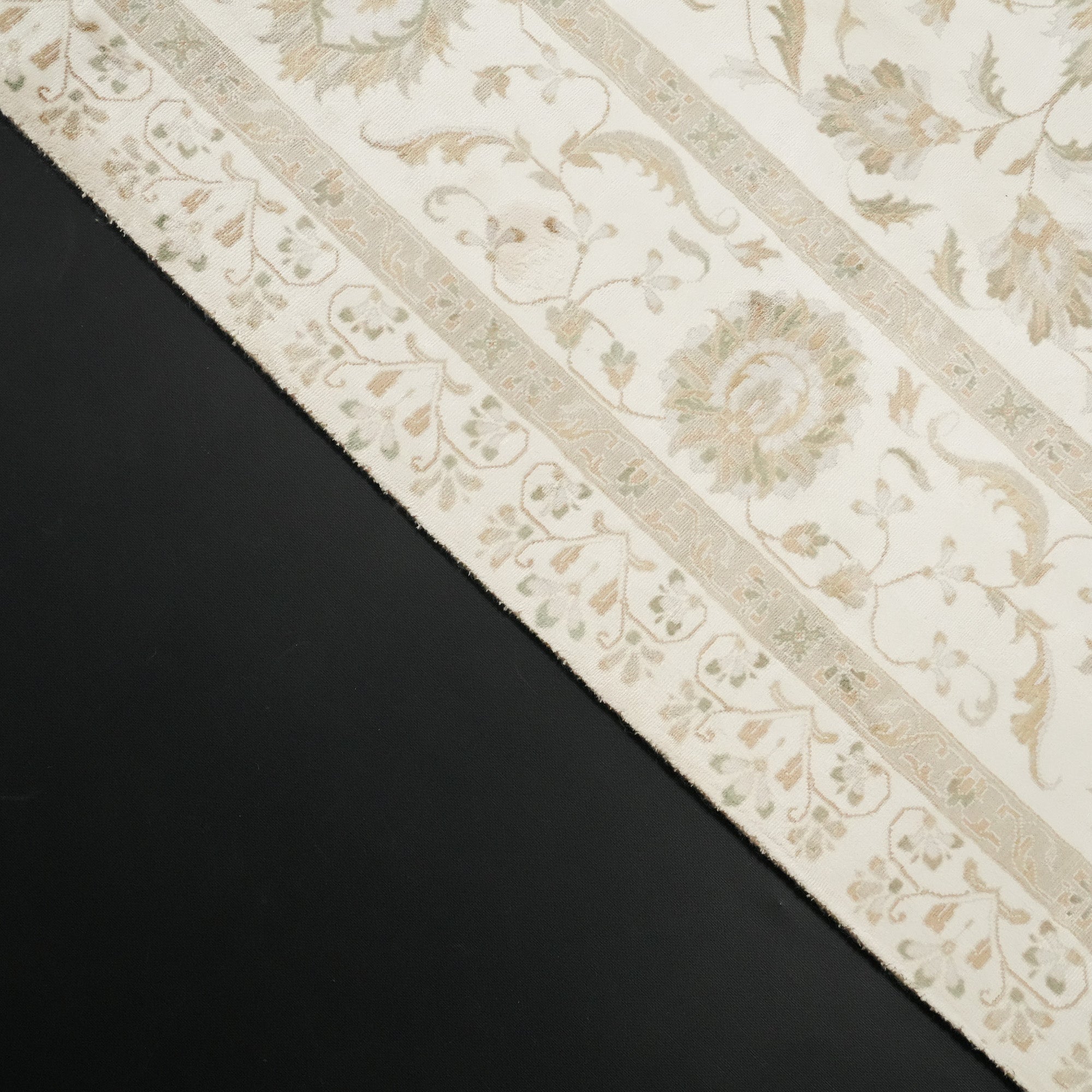 Sultanahmet Series Handwoven Floral Patterned White Rug